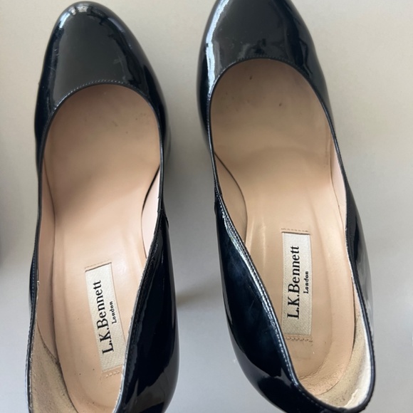 L.K. Bennett Sledge Black Patent Platform Court Heels Size 39 - Picture 9 of 11